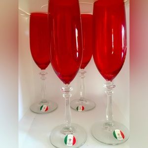 Set of 4 Red Glass Champagne Flutes